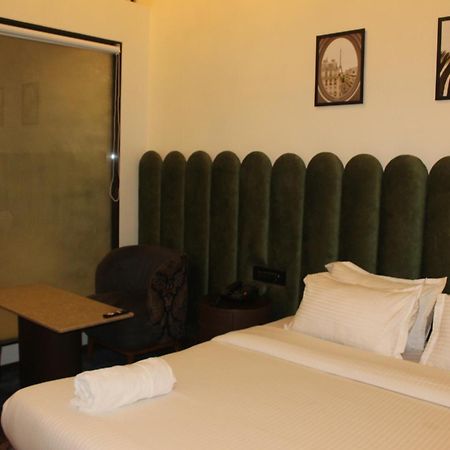 Gulf Hotel Mumbai- The Boutique Hotel Colaba Mumbai Exterior foto