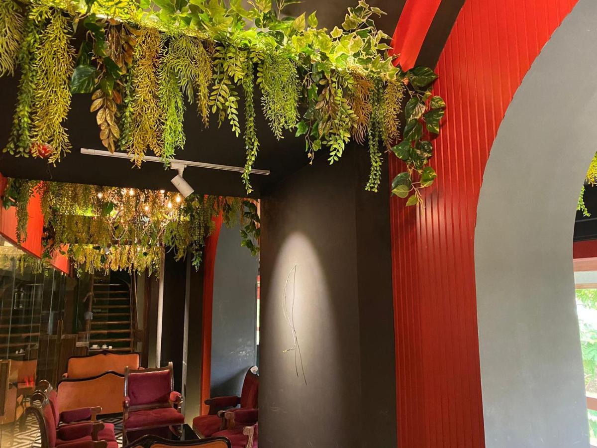 Gulf Hotel Mumbai- The Boutique Hotel Colaba Mumbai Exterior foto