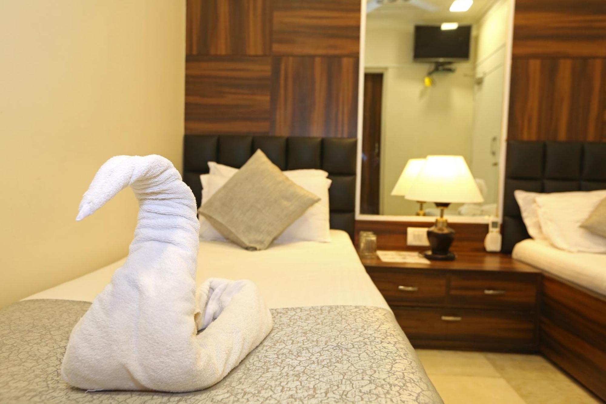 Gulf Hotel Mumbai- The Boutique Hotel Colaba Mumbai Exterior foto