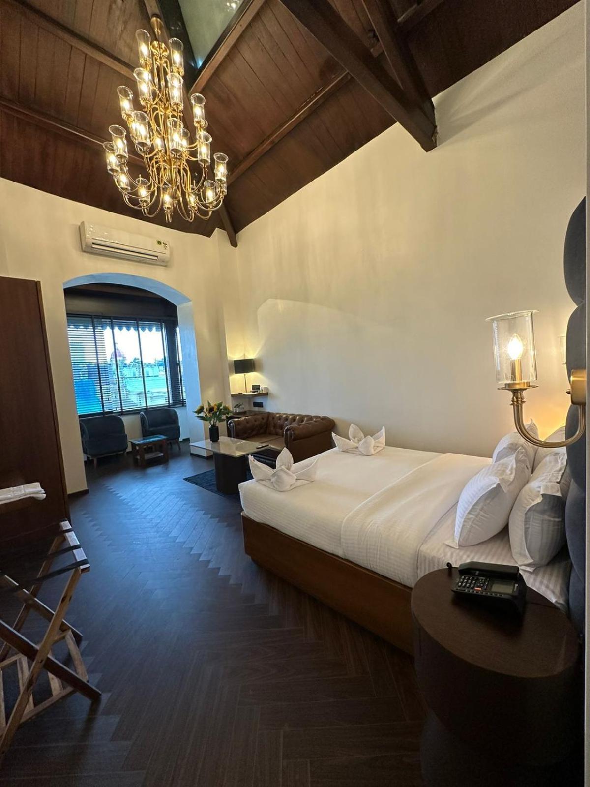 Gulf Hotel Mumbai- The Boutique Hotel Colaba Mumbai Exterior foto