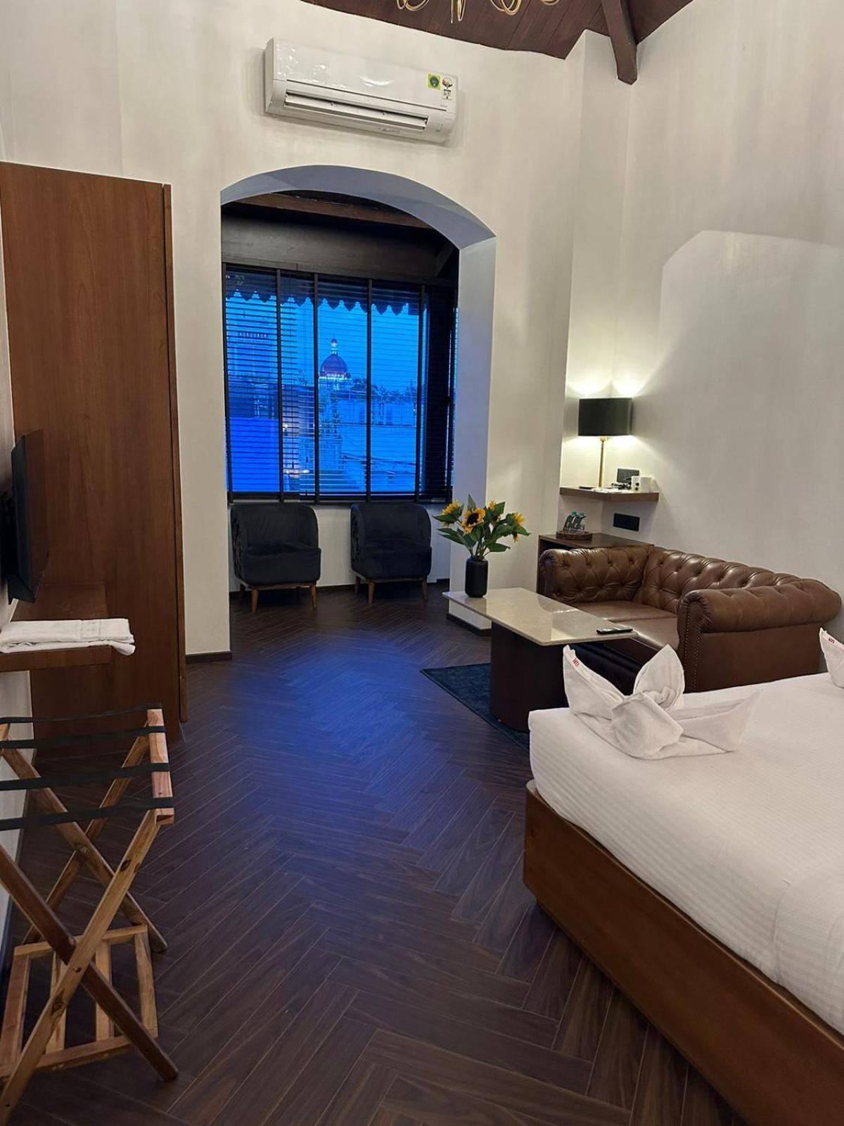 Gulf Hotel Mumbai- The Boutique Hotel Colaba Mumbai Exterior foto